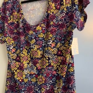 NWT Lularoe Classic T